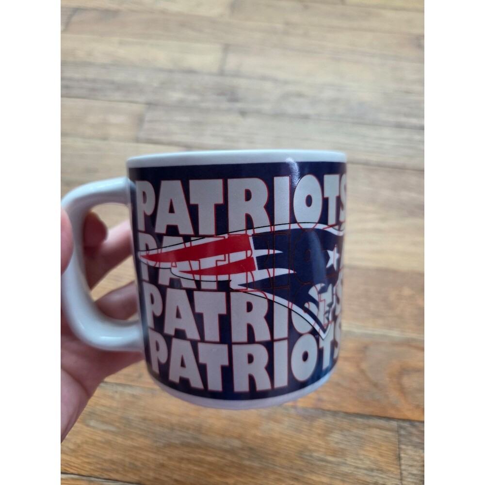 Vintage 90s patriots football NFL coffee mug